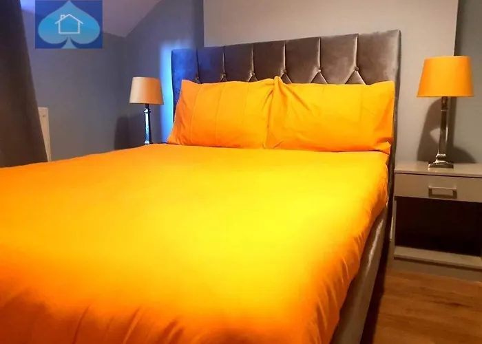 Central Reading 4 Bedrooms W Parking